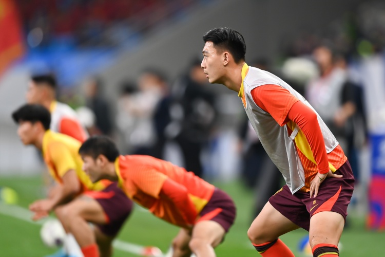 足球報：張玉寧、蔣圣龍均有不同程度傷病，伊萬未讓在熱身賽出場