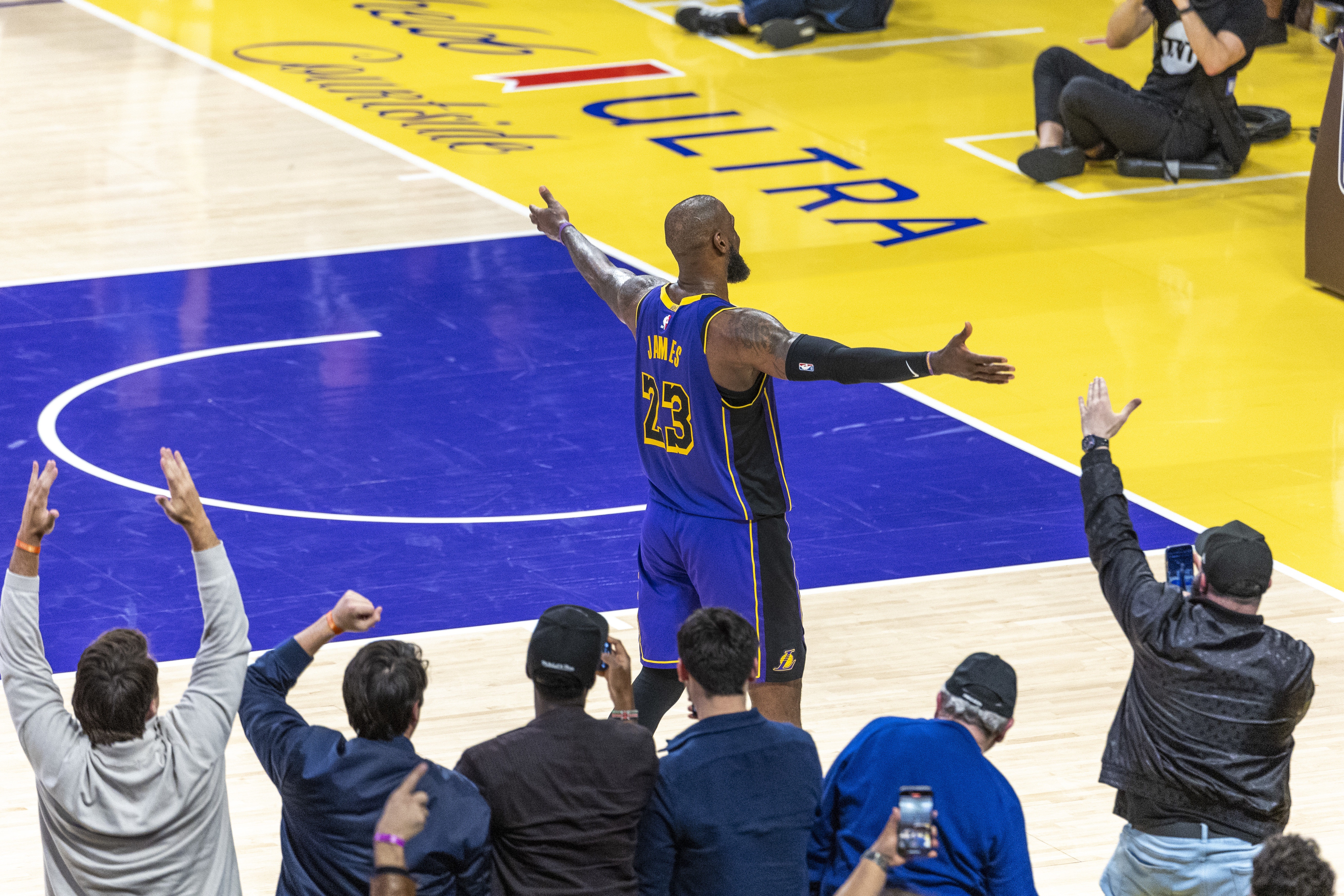 分析NBA目前的輿論環(huán)境：詹姆斯之后 聯(lián)盟門(mén)面成了一個(gè)燙手山芋？